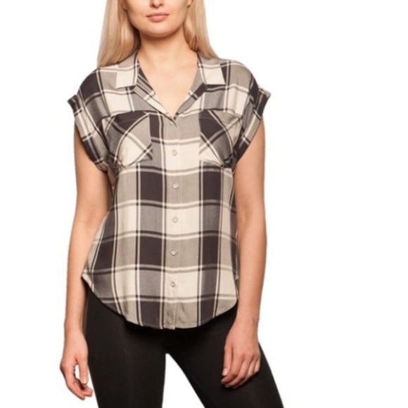 Jach’s Girlfriend Tops - Jack’s Girlfriend Black and Ivory Plaid Button Up Cap Sleeve Casual Shirt, M